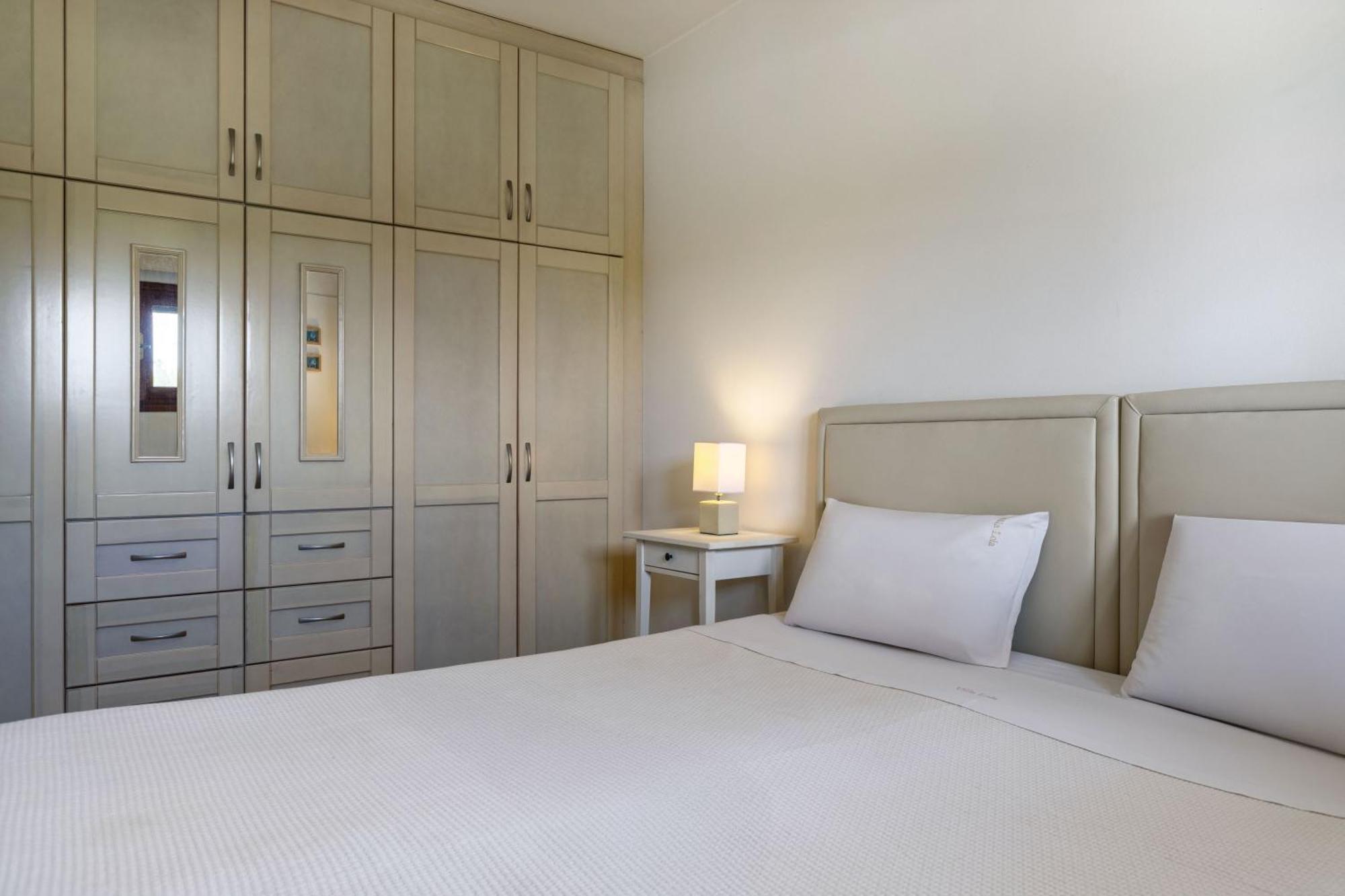 Villa Lola - 3 Bedrooms & Private Pool Lithakia  외부 사진