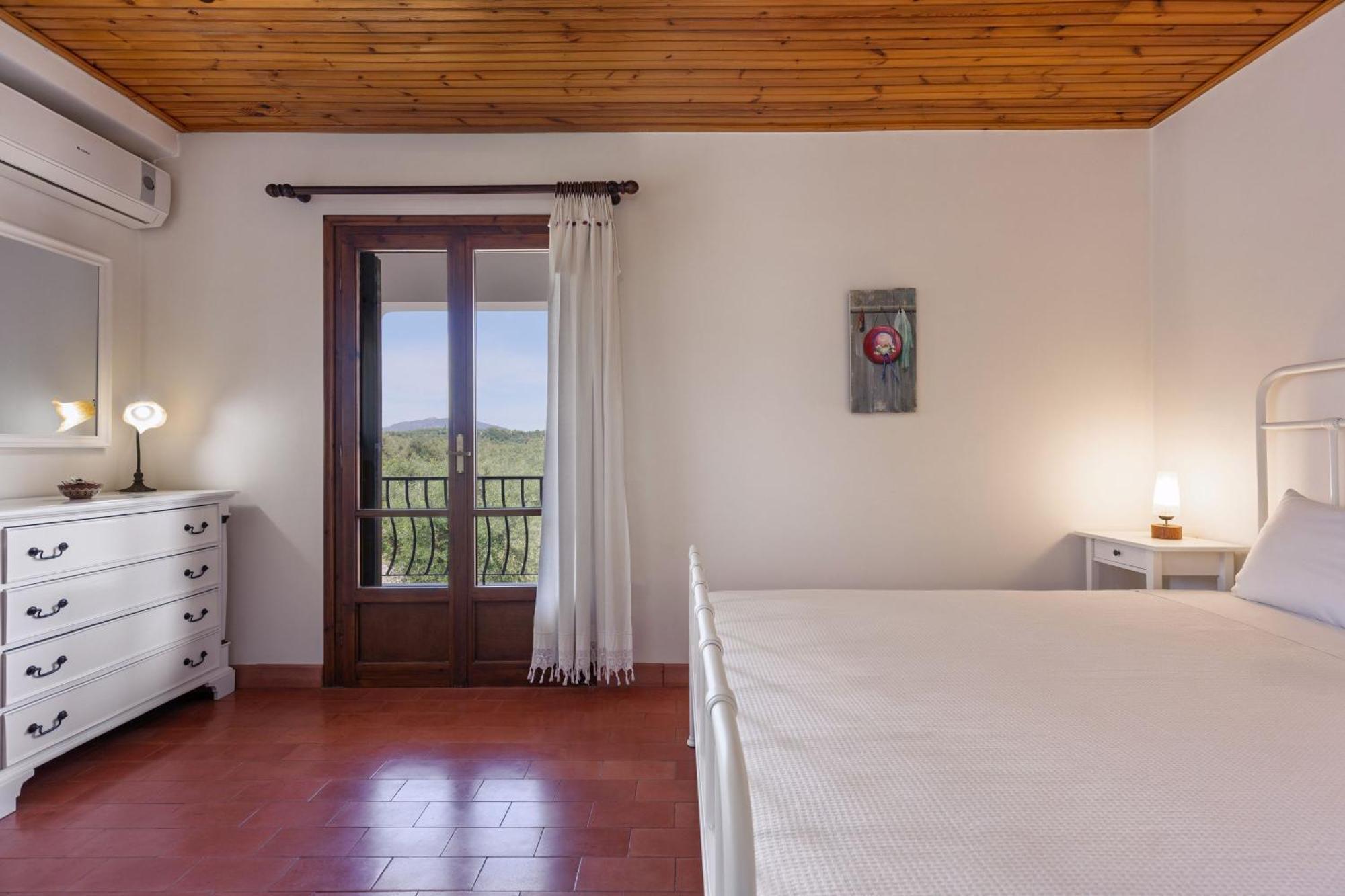Villa Lola - 3 Bedrooms & Private Pool Lithakia  외부 사진