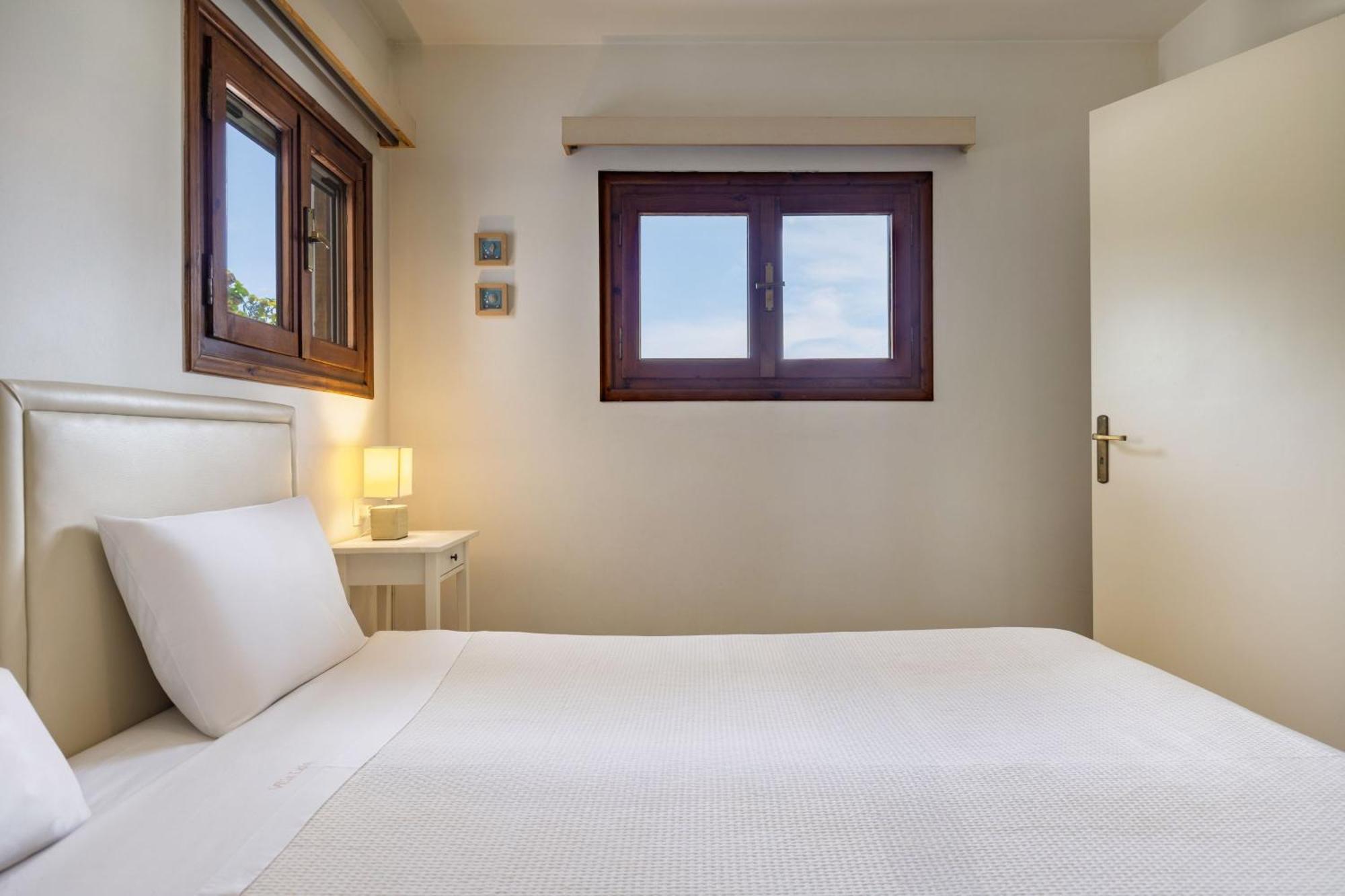Villa Lola - 3 Bedrooms & Private Pool Lithakia  외부 사진